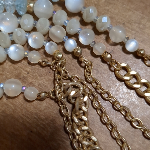 Triple stand vintage blue & white frosted gold tone necklace 18" - Picture 8 of 11